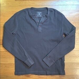 Izod long sleeve shirt